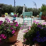 Villa Molinari B&B E Baby Park לינה וארוחת בוקר 3*